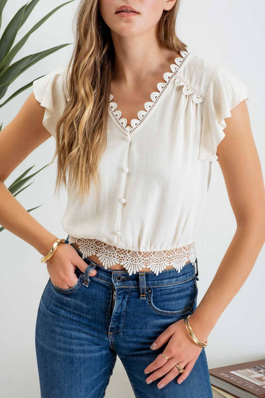 SCALLOP LACE TRIM BACK TIE SHORT SLEEVE CROP TOP: CREAM