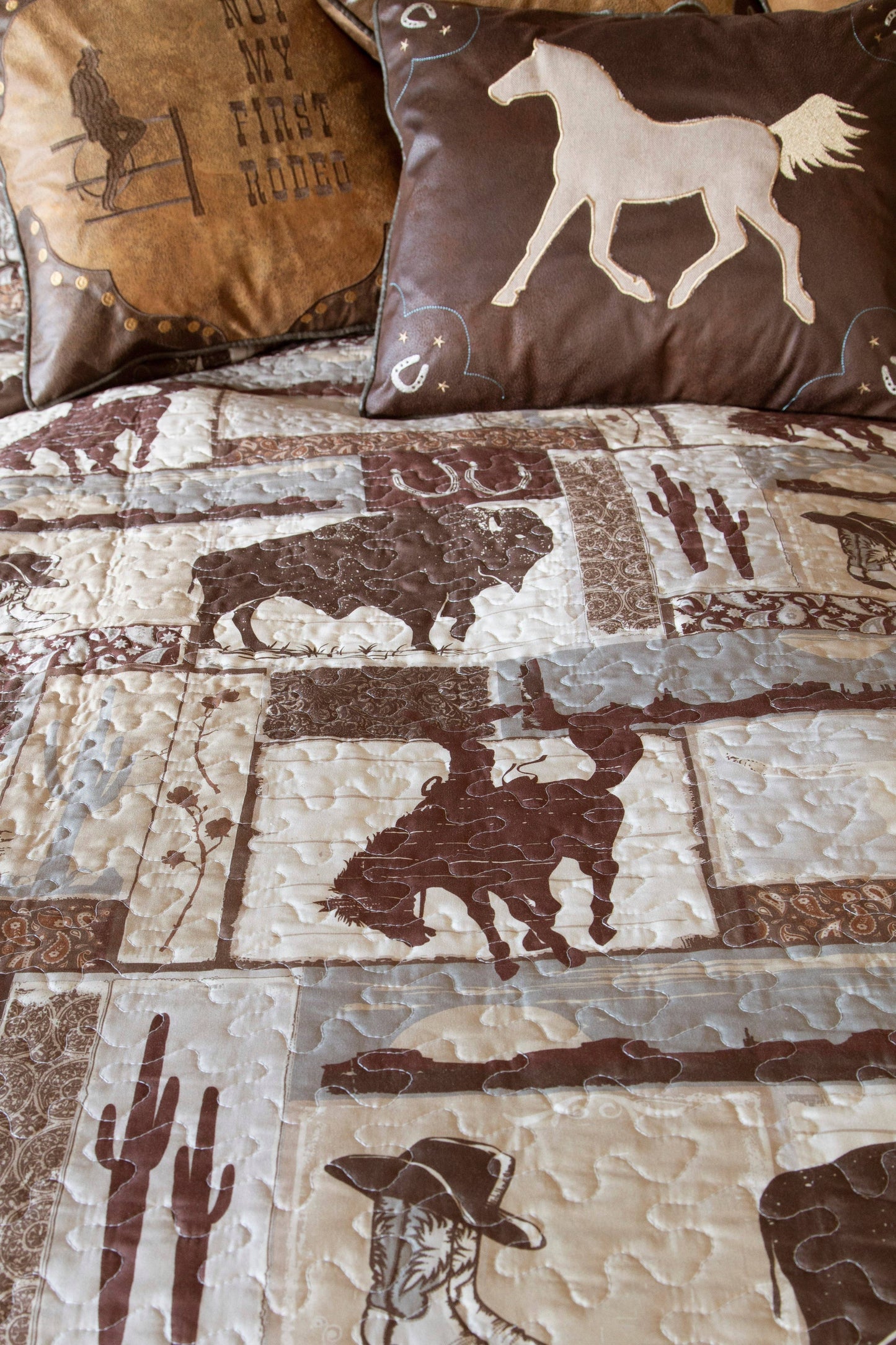 Wrangler Vintage Cowboy Southwestern Quilt Set: King