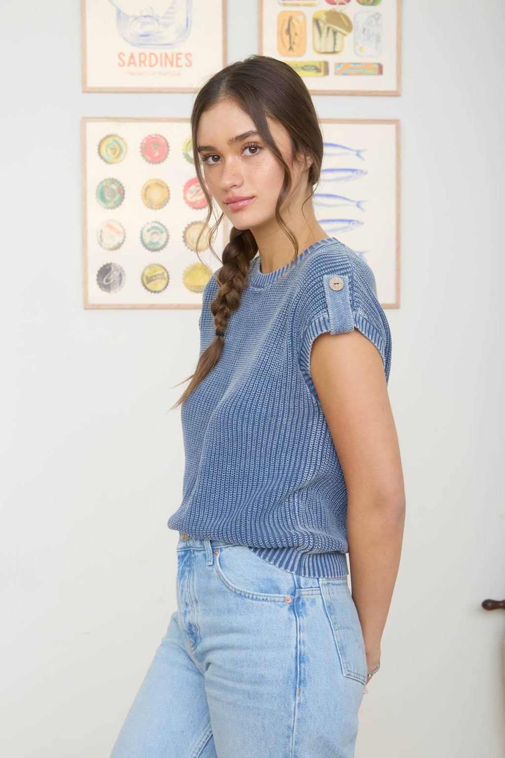 ACID WASHED TAB SLEEVE BACK BUTTON KNIT TOP
