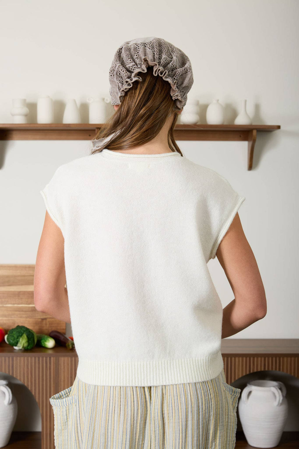 RAW EDGE V NECK SLEEVELESS KNIT CARDIGAN SWEATER