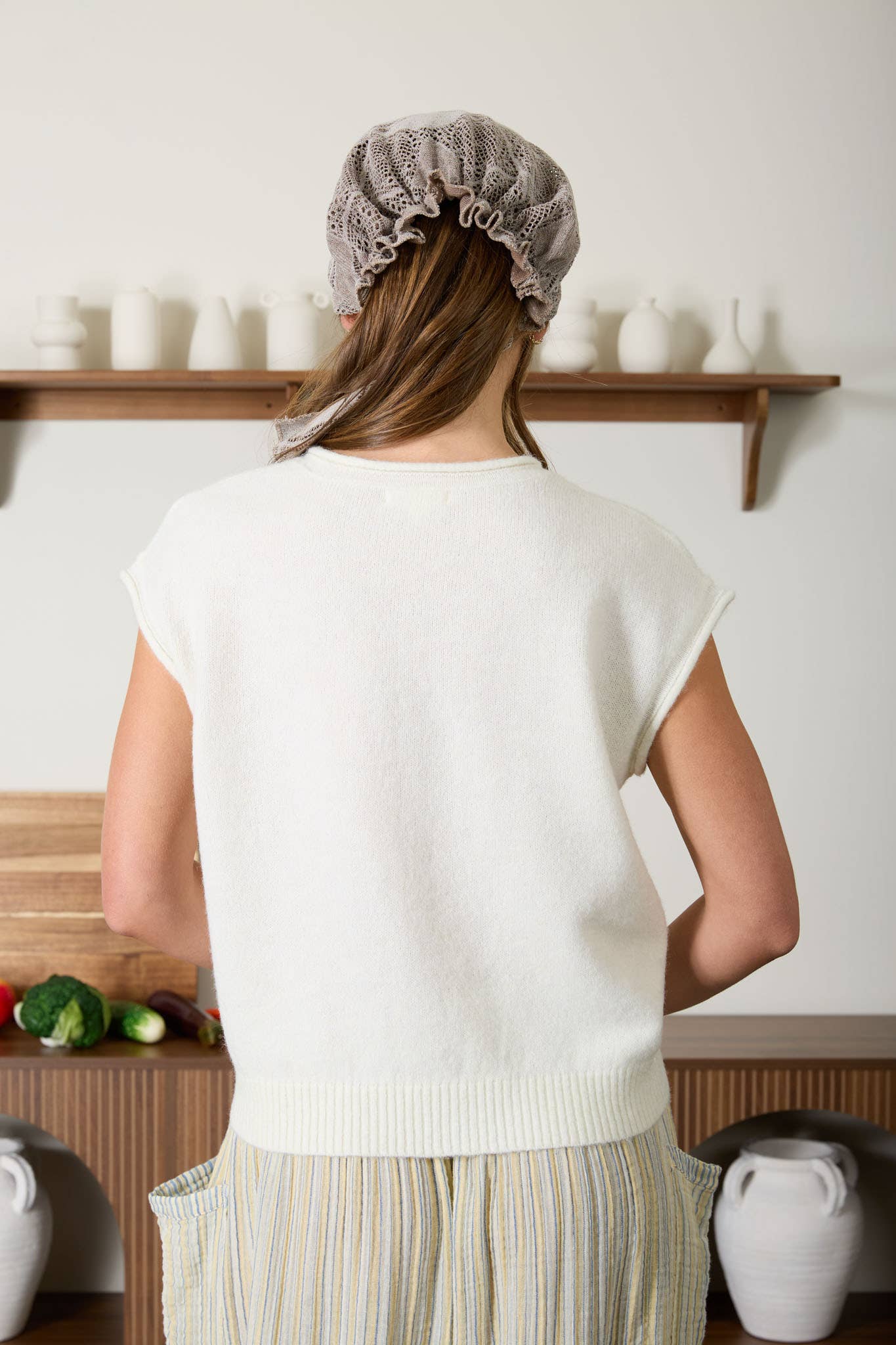 RAW EDGE V NECK SLEEVELESS KNIT CARDIGAN SWEATER