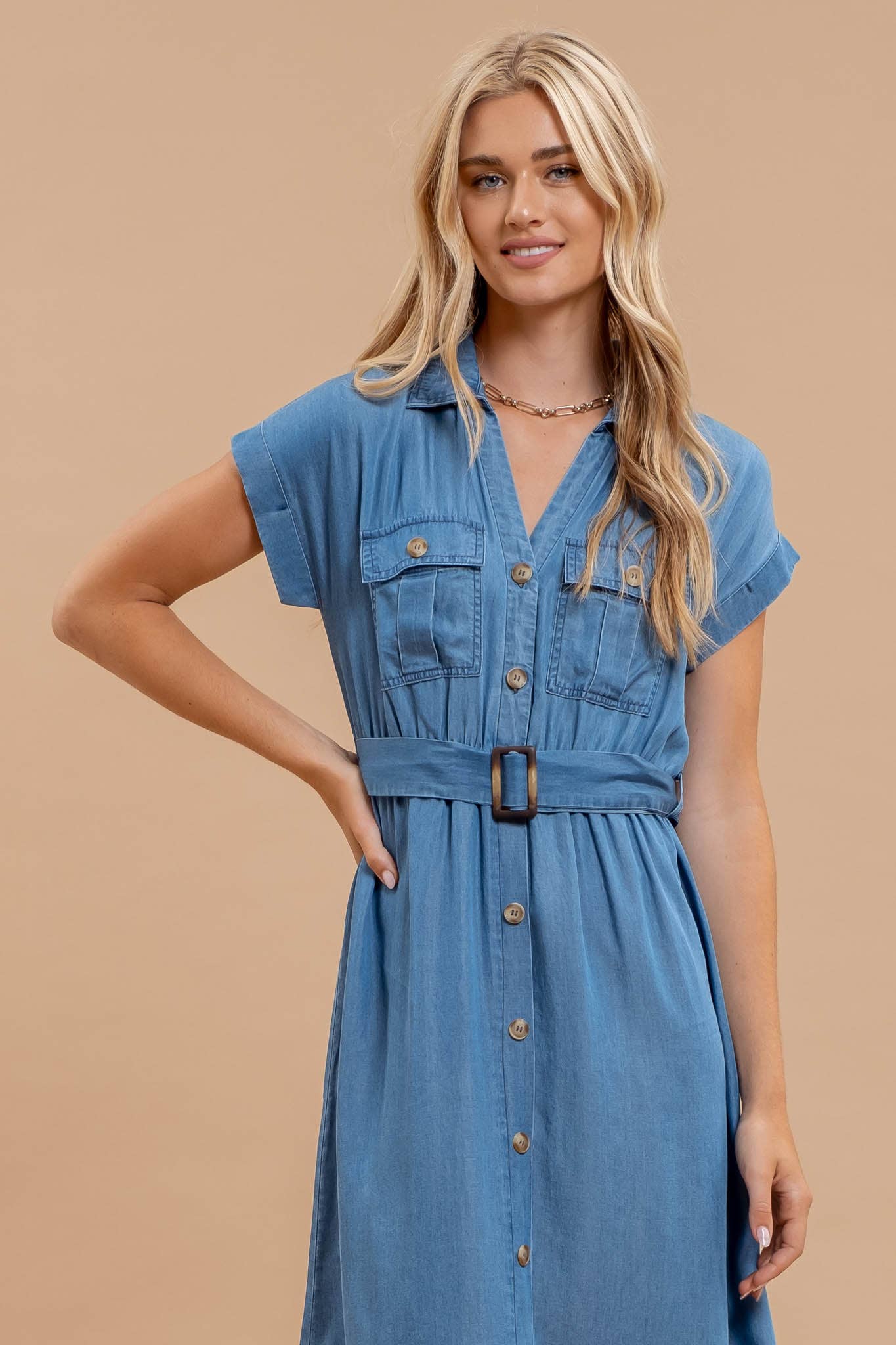 CHAMBRAY COLLARED BUTTON DOWN BELTED MIDI DRESS: CHAMBRAY
