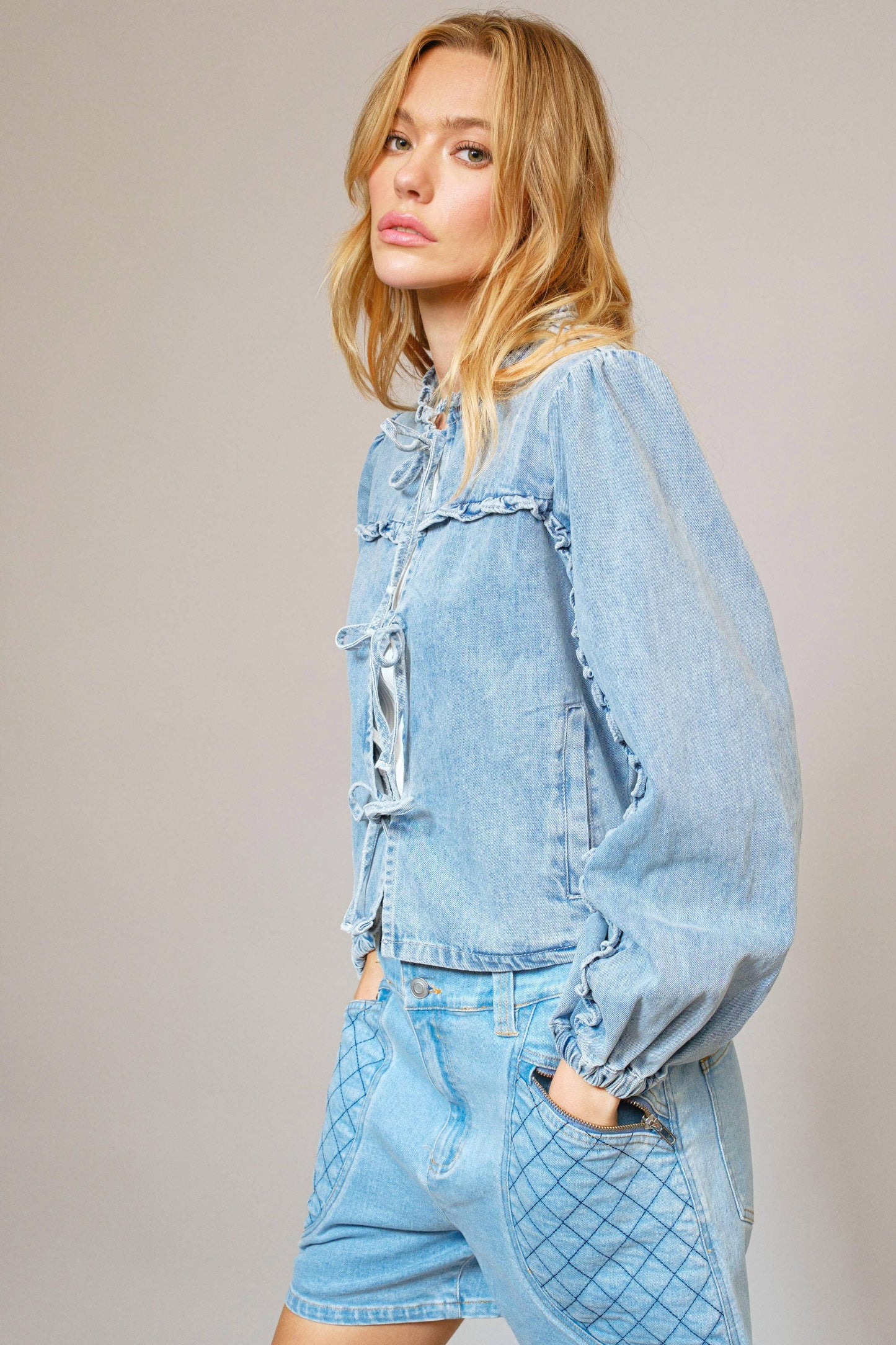 Ruffle Yoke Sleeve Tie Front Denim Jacket: LIGHT WASH