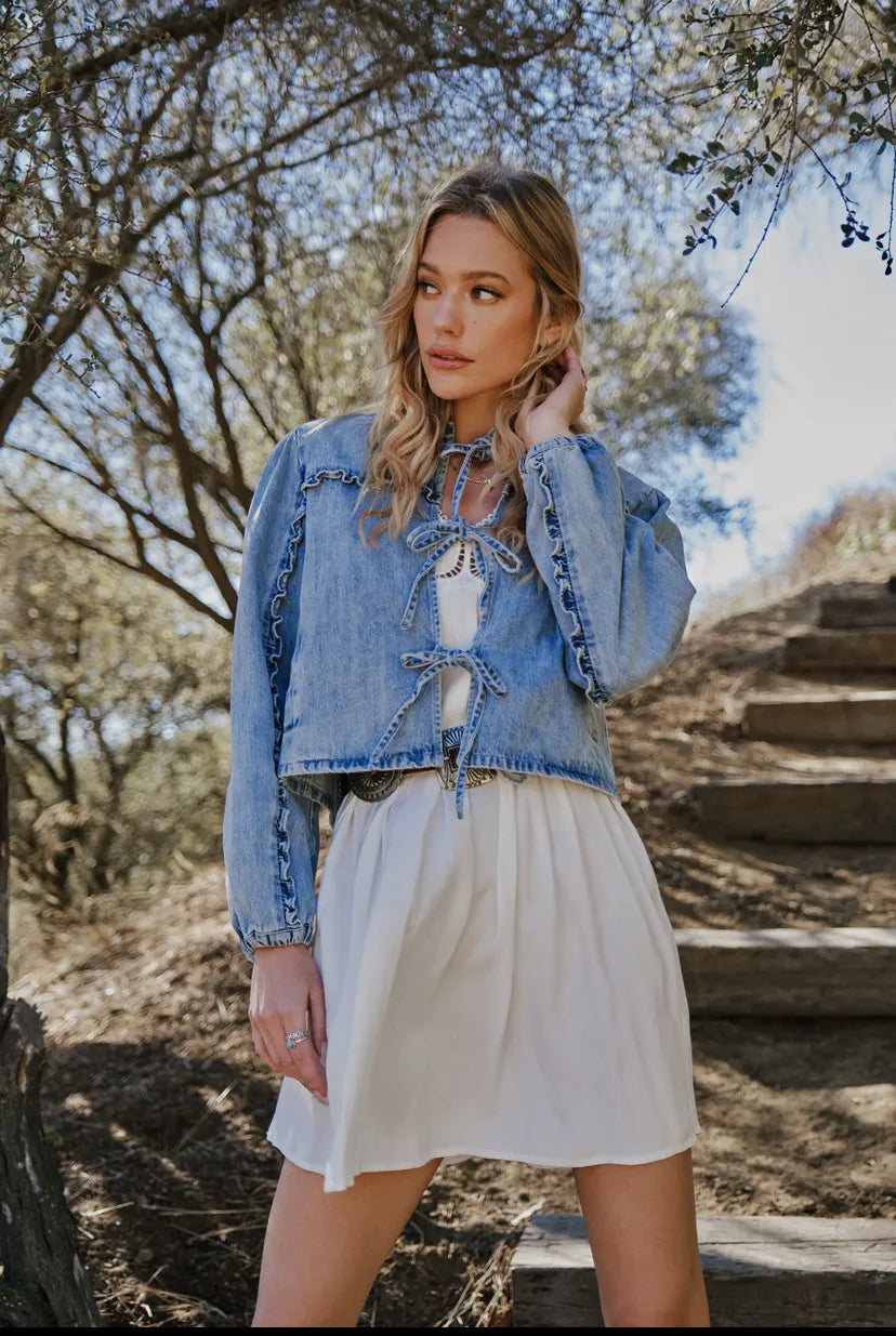 Ruffle Yoke Sleeve Tie Front Denim Jacket: LIGHT WASH