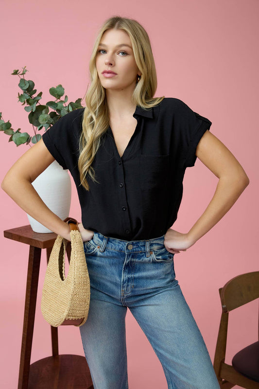 SHORT TAB SLEEVE BUTTON DOWN SHIRT: BLACK
