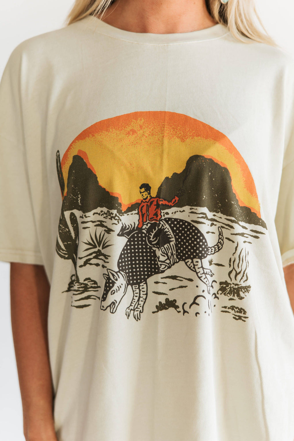 TAN ARMADILLO COWBOY GRAPHIC TEE